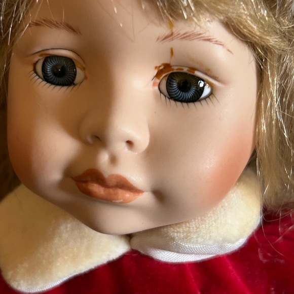 👀 HUGE SALE! VINTAGE ACCENTS OCCASIONS 2000 AUTHENTIC COLLECTIBLE EDITION DOLL - Picture 8 of 12